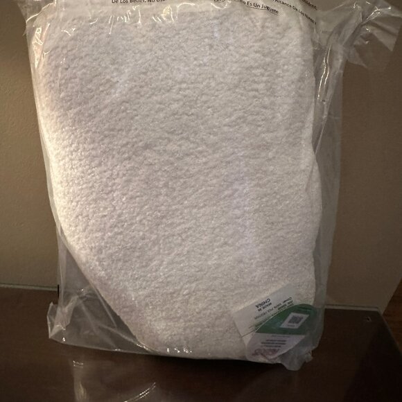 Snoopy With Red Bow Holiday Decorative Pillow NWT in Bag 13 x 17" - Picture 3 of 4